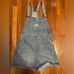 Levi Jean sort overalls